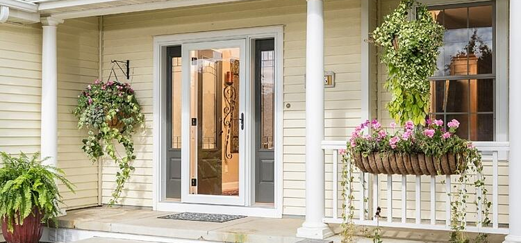 screen door installation in Orosi